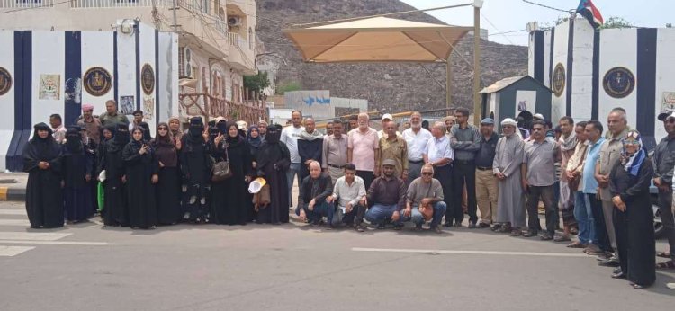 للأسبوع الثالث على التوالي سلطات الأمر الواقع تستمر في منع كادر الأمانة العامة للمجلس الانتقالي الجنوبي من عملهم