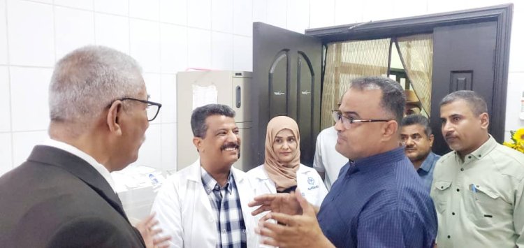 عدن..زيارة تفقدية لتعزيز الانضباط الوظيفي في مديرية التواهي