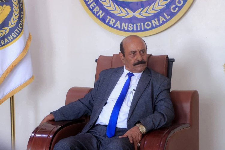 الشيخ لحمر بن لسود يوجه برقية عاجلة إلى قادة الوحدات العسكرية الجنوبية