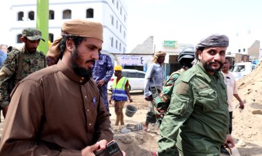 بتوجيهات العميد هاني السنيدي.. قوات الطوارئ بالأمن الوطني بأبين تؤمن تدشين مشروع صيانة طريق جعار–باتيس