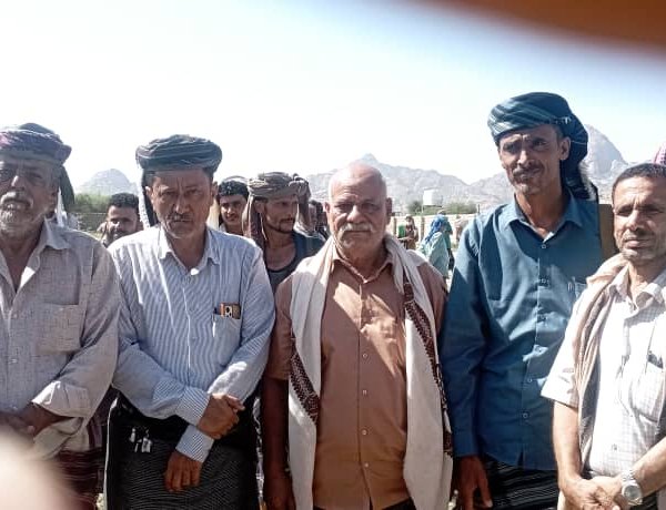 رئيس انتقالي أحور يشارك في تشييع جثمان الشهيد المناضل حسين دحه الميسري