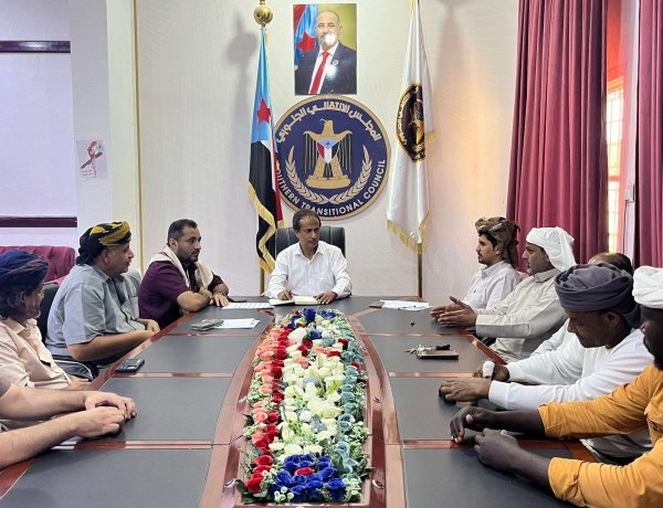 انتقالي المهرة يعقد اجتماعًا استثنائيًا ويقر فعالية جماهيرية حاشدة في المسيلة