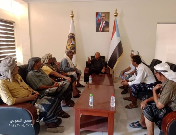 القائم بأعمال رئيس مجلس المستشارين يستقبل عددا من أبناء أبين بمقر الجمعية العمومية في العاصمة عدن