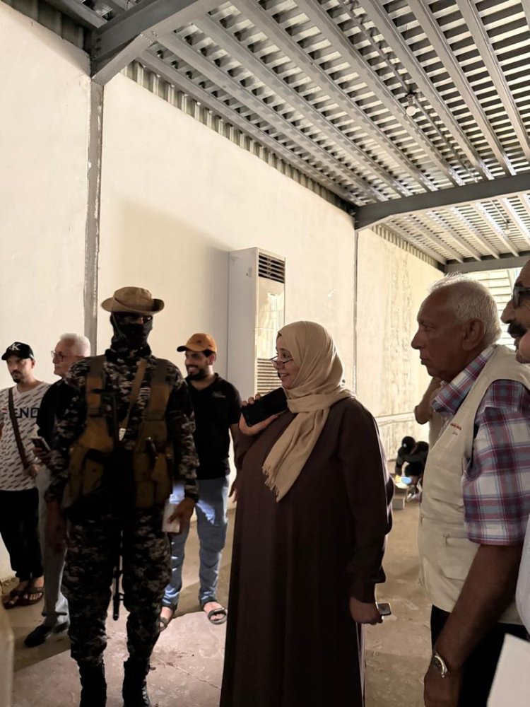 نيابة الصناعة والتجارة بعدن تُغلق مستودع أدوية لشركة وهمية