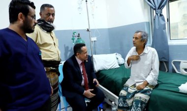 الحالمي يطمئن على صحة وزير الدولة فيصل القطيبي والصحفي والباحث نجمي عبدالمجيد