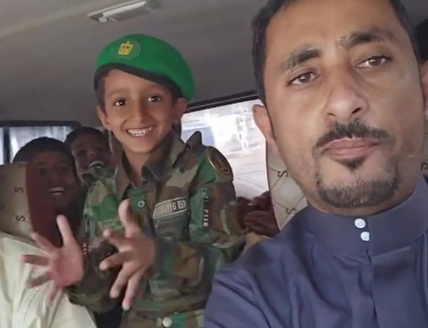 انتقالي سرار والسلطة المحلية يعزيان قائد محور يافع القتالي العميد أكرم الحنشي في وفاة نجله الطفل محمد