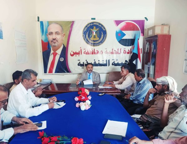 انتقالي أبين يُحمٌل السلطة المحلية والأجهزة الأمنية مسؤولية التقاعس في قضية استشهاد حسين دحه