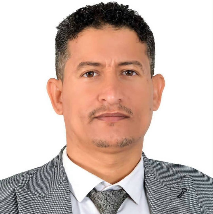 لماذا يتشبث الجنوبيون بالرئيس عيدروس الزُبيدي، مع أن القضية الجنوبية هي قضية شعب لا قضية شخص؟
