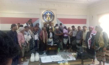 وفد من أبين برئاسة رئيس الكتلة البرلمانية يزور يافع ويلتقي بالمرجعية الجنوبية الشيخ عبدالرب النقيب