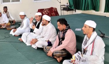 نزار أبوبكر المشهور يحث طلاب رباط الإمام علي المشهور بعدن على الجمع بين العلم الشرعي والأكاديمي