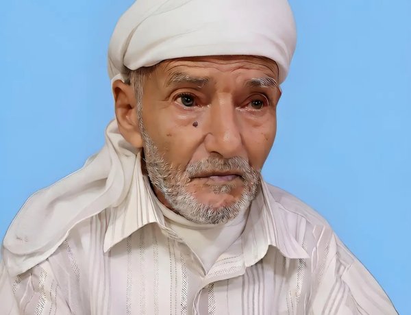 الموت يسبق الوفاء.. رحيل رائد التعليم الأوّل بيافع سرار الفقيه عوض ثابت قبل لحظات من تكريمٍ طال انتظاره