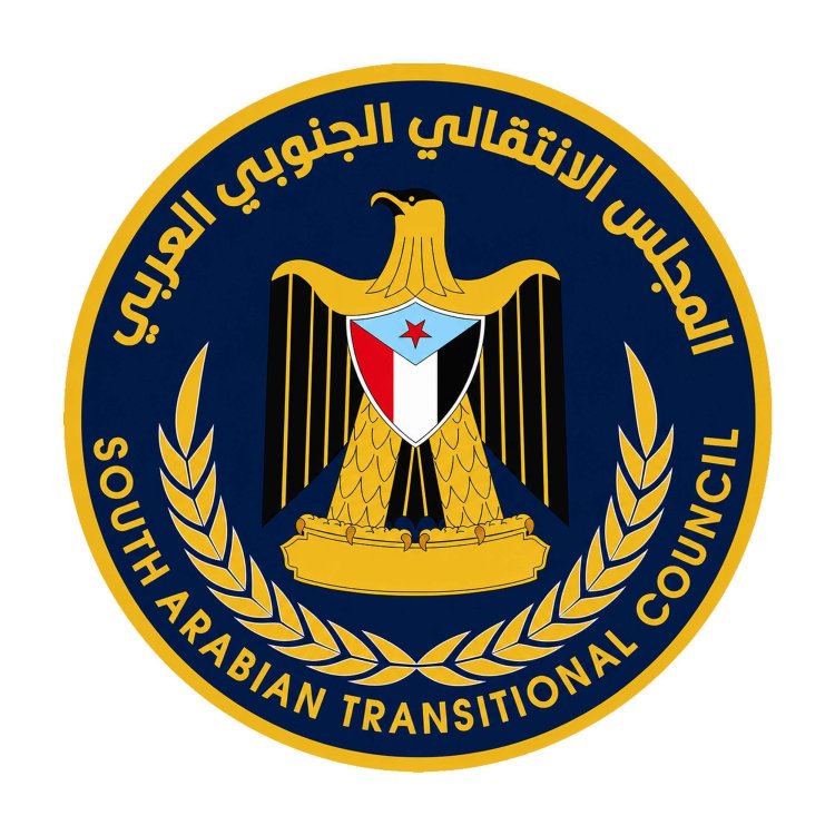 الانتقالي يفجر مفاجأة سياسية: حملة سعودية منظمة لاستهداف الجنوب وتمكين الحوثي من ثرواته