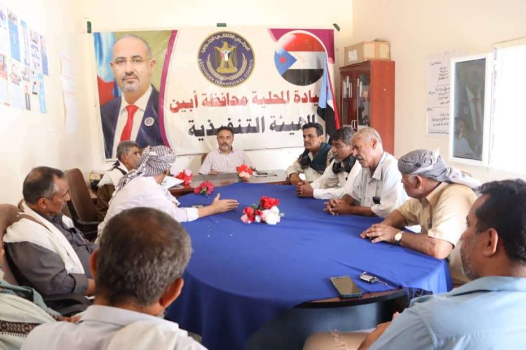 رئيس انتقالي أبين يلتقي قيادة الهيئة العسكرية للجيش والأمن الجنوبي والمقاومة الجنوبية بالمحافظة