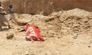 مسؤول حوثي يعتدي على امرأة خلال احتجاج على هدم مقبرة في ريمة اليمنية