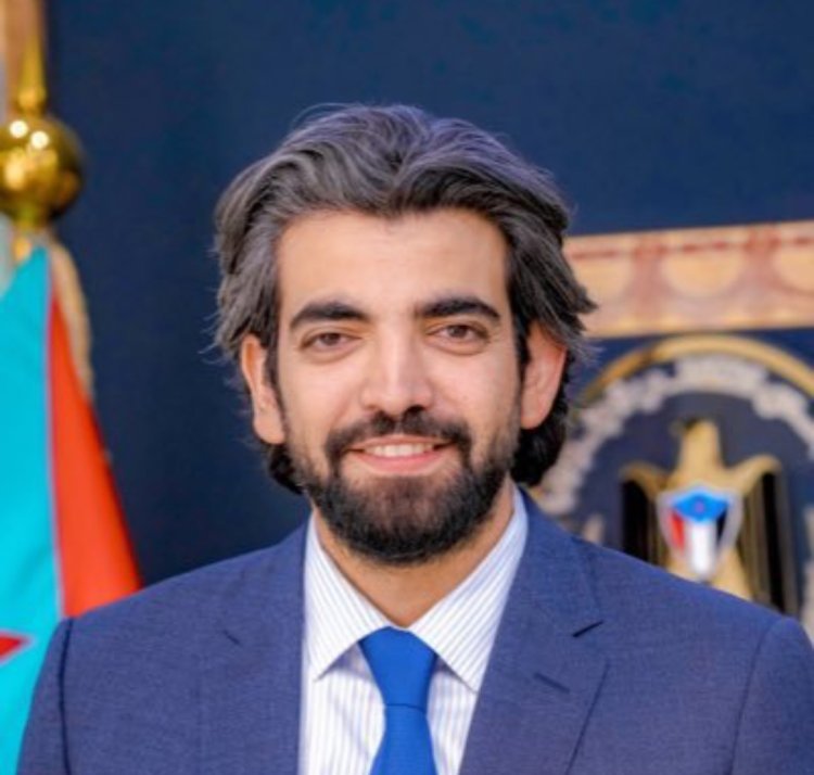 عمرو البيض: رفضنا خارطة الطريق لأنها تجاهلت قضية الجنوب ومنحت الحوثيين نفوذاً على موارده