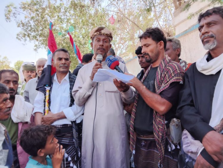 بيان سياسي صادر عن المسيرات الجماهيرية الحاشدة في مديريات محافظات أبين