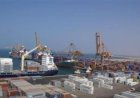 الحوثي يكرر الهجمات على ميناء المخا بالصواريخ والمسيّرات
