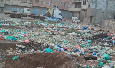 بين الروائح الكريهة ومخاطر الأمراض.. سكان منطقة اللحوم بدار سعد يطالبون بإزالة القمامة