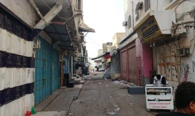 محال خنفر التجارية  تغلق ابوابها استجابة للعصيان المدني