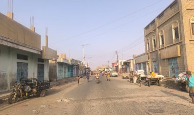 أحور تواصل العصيان لليوم الثاني.. وشلل تام يُصيب شرايين المدينة التجارية احتجاجاً على تدهور الوضع المعيشي