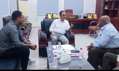 مدير صحة عدن يحث على ضرورة مضاعفة الجهود لتعزيز دور الخدمة بمستشفى الصداقة والترصد الوبائي بالمحافظة
