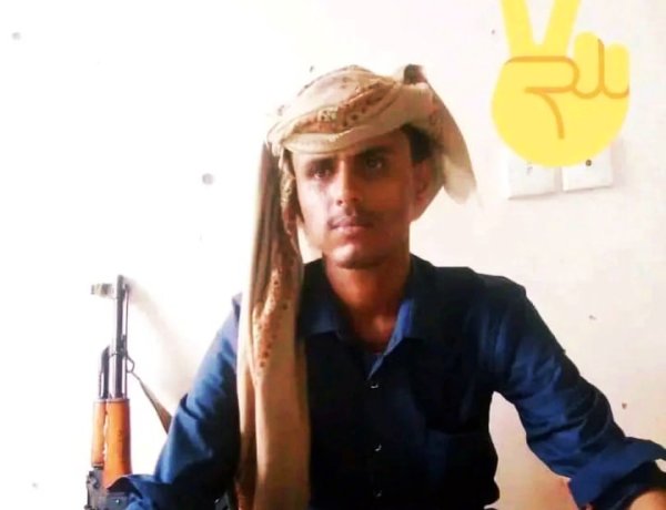 قائد اللواء الثالث دعم وإسناد يعزي مدير إعلام اللواء في وفاة ابن عمه المناضل علي عشال الحنشي