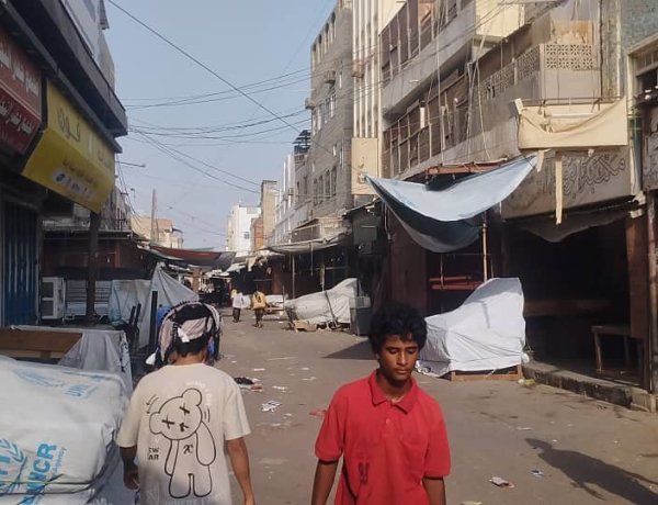 تجار وصيارفة خنفر يواصلون تنفيذ العصيان المدني لليوم الثالث على التوالي