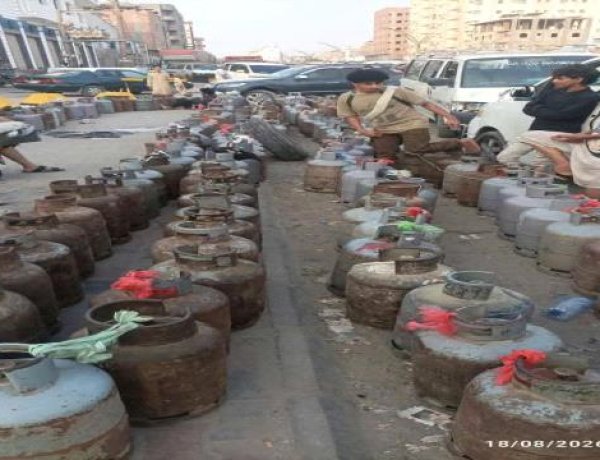 عدن بين انقطاع الكهرباء وأزمة الغاز وتأخر المرتبات.. تقرير