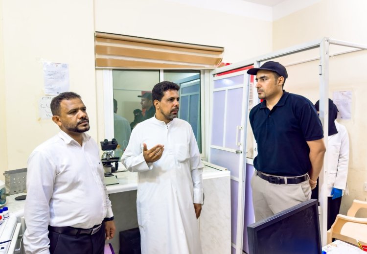 المدير التنفيذي لمنظمة حضرموت الصحية يزور مؤسسة سدن للثلاسيميا بالمكلا