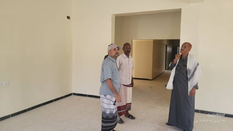 مدير عام المسيمير يتفقد المجمع الحكومي والقضائي الجديد قبل افتتاحه