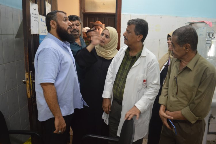 عدن..تدشين مخيم طبي مجاني لأمراض العيون في التواهي يستهدف مئات المواطنين