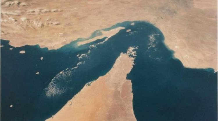 تعرف على تفاصيل الاتفاق المؤقت لإعادة فتح مضيق هرمز