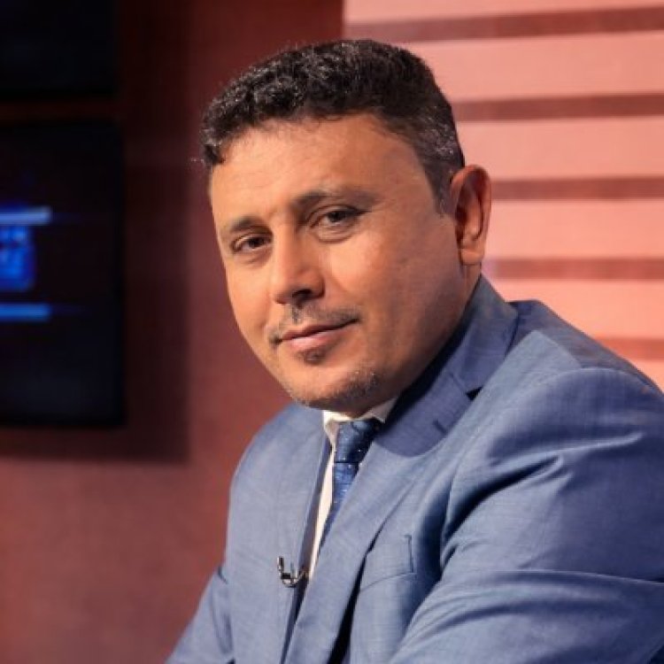 اليافعي: الحوثي يقصف ميدانيًا.. والشرعية تخوض الحرب عبر «الهاشتاقات»