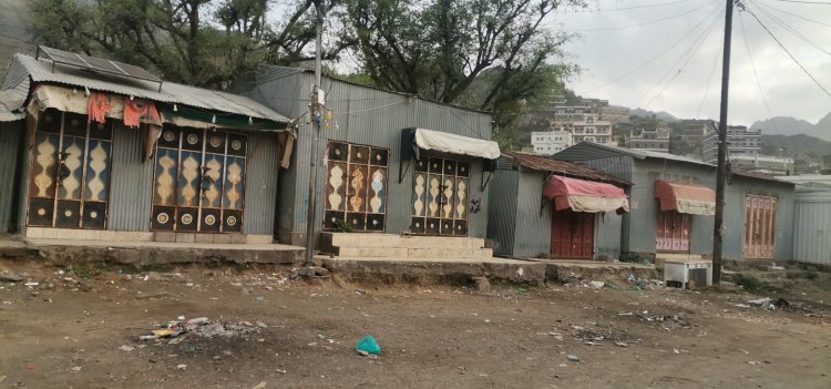 إضراب جزئي يشل حركة التجارة في  سوق الرباط بمديرية يافع رصد احتجاجاً على تدهور الأوضاع المعيشية والخدمية