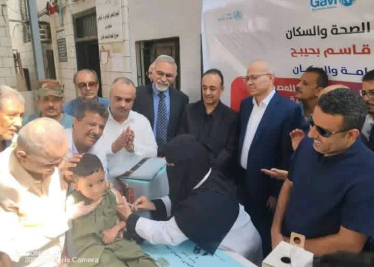 الوليدي والشعبي يدشنان حملة مصغرة للتحصين ضد مرض الحصبة في ثلاث مديريات عالية الخطورة بعدن