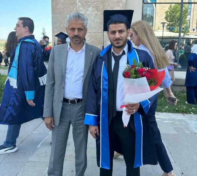 قيادي إخواني يحتفل بتخرج نجله المبتعث في تركيا ويدعو اليمنيين للقتال «مهما كانت التضحيات»