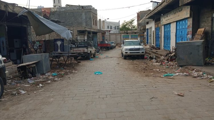 تلبيةً لدعوة نقابات عمال الجنوب.. مديرية سباح تشهد عصياناً مدنياً للمطالبة بتحسين الخدمات ورفضاً للوصاية