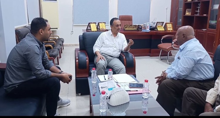 مدير صحة عدن يحث على ضرورة مضاعفة الجهود لتعزيز دور الخدمة بمستشفى الصداقة والترصد الوبائي بالمحافظة