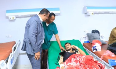 وكيل عدن لشؤون الشهداء والجرحى يتفقد أوضاع الجرحى في مستشفيي عبود والمنصورة