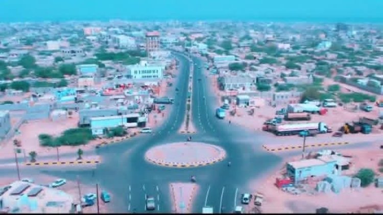 الحوثيون يسيطرون على مدينة المخا الاستراتيجية عقب انسحاب القوات التابعة للسعودية