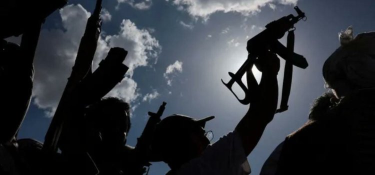 خبراء إيرانيون ورادارات حوثية.. تحرك جديد على تخوم باب المندب