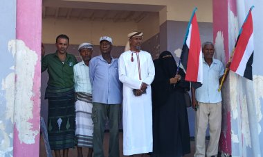 انتقالي زنجبار يواصل حملة رفع علم الجنوب وترديد النشيد الوطني في مدرسة بلال بن رباح