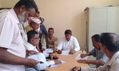 انتقالي خنفر يدشن توزيع استمارات التعبئة الشعبية العامة على مراكز المديرية