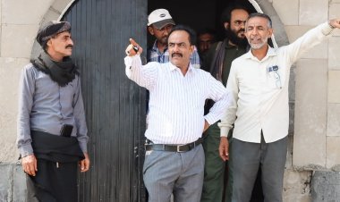 مدير عام خورمكسر يتفقد سير العمل في مشروع تأهيل مبنى الهجرة والجوازات بالمديرية