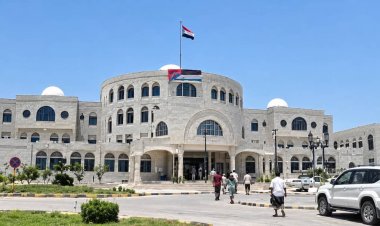 مدير عام.. يتهم محافظ محافظة أبين بفتح باب الفتنة في المحافظة