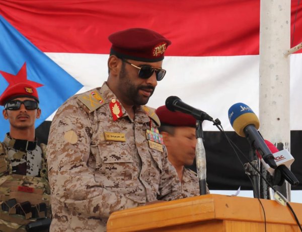 إعلاميون وناشطون يطالبون بعودة القيادات العسكرية لحماية الجنوب من التهديدات الحوثية