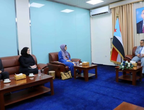 الحالمي يبحث مع اللجنة الدولية للصليب الأحمر تعزيز التنسيق الإنساني ويحذر من مخاطر توظيف ملف الأسرى