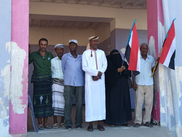 انتقالي زنجبار يواصل حملة رفع علم الجنوب وترديد النشيد الوطني في مدرسة بلال بن رباح