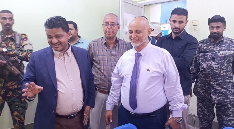 معاوية والخضر وعبادي يدشنون المخيم العلاجي المجاني للاضطرابات النفسية في مستشفى الأمراض النفسية بعدن