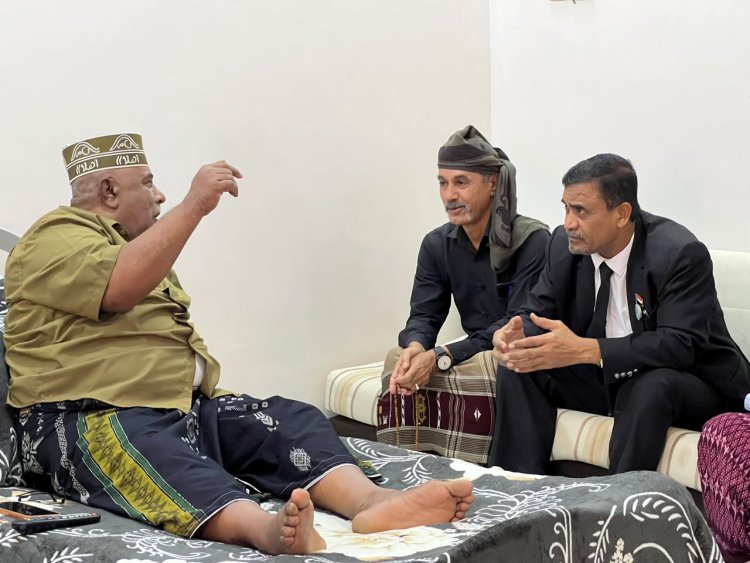 التميمي يزور عددًا من المناضلين بمدينة سيئون للاطمئنان على أحوالهم الصحية